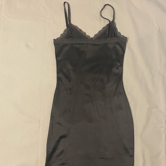 Grey silky dress - Picture 4 of 5